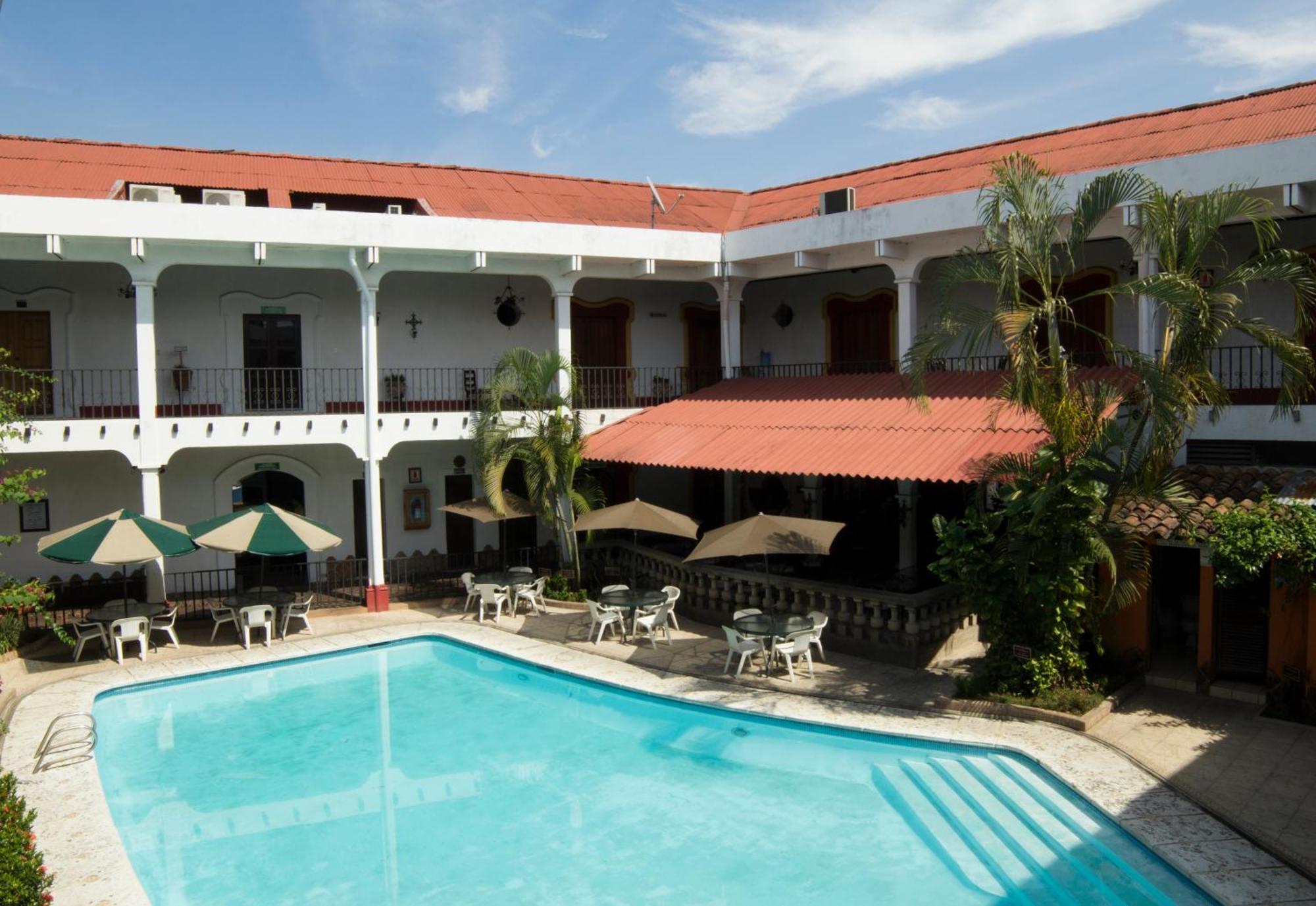 Hotel Posada De Don Jose Retalhuleu Exterior photo