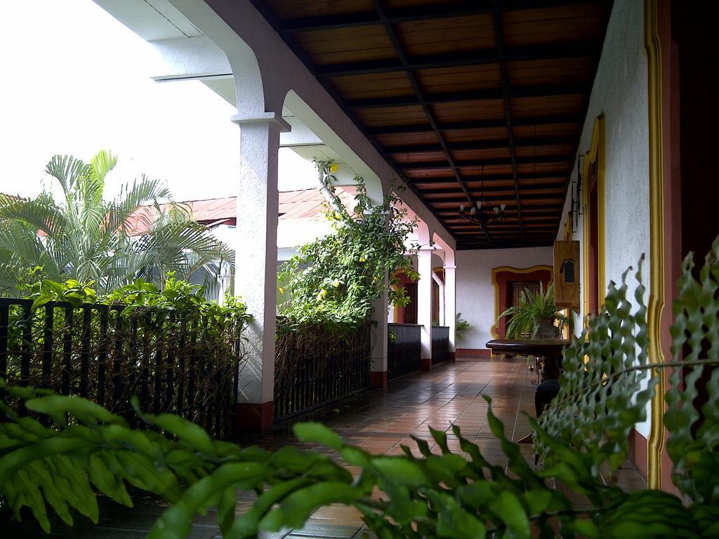 Hotel Posada De Don Jose Retalhuleu Exterior photo